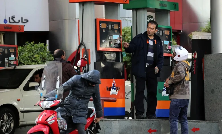 خبر مهم بنزینی / این افراد حتما درخواست صدور کارت سوخت بدهند